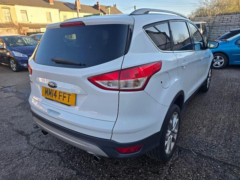 Used Ford Kuga Zetec 163 HP (119 kW) 2014 White SUV