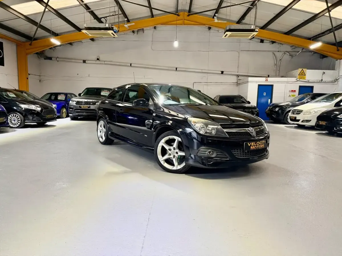 Used Vauxhall Astra SRi 138 HP (101 kW) 2009 Black Hatchback