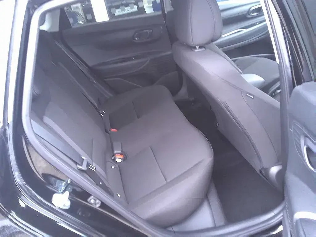 Uusi Hyundai i20 Premium 90 HP (66 kW) 2025 Musta Viistoperä