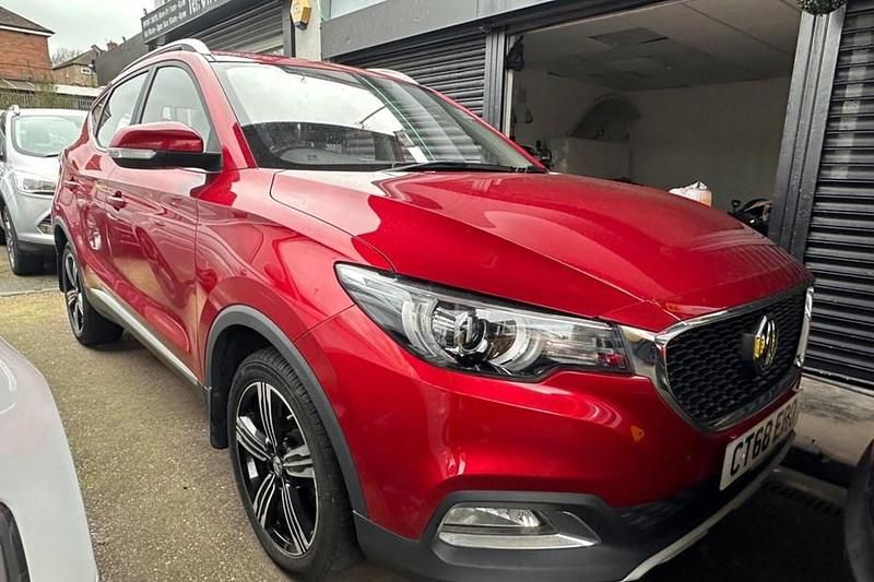 Used MG ZS Exclusive 106 HP (77 kW) 2018 Red SUV