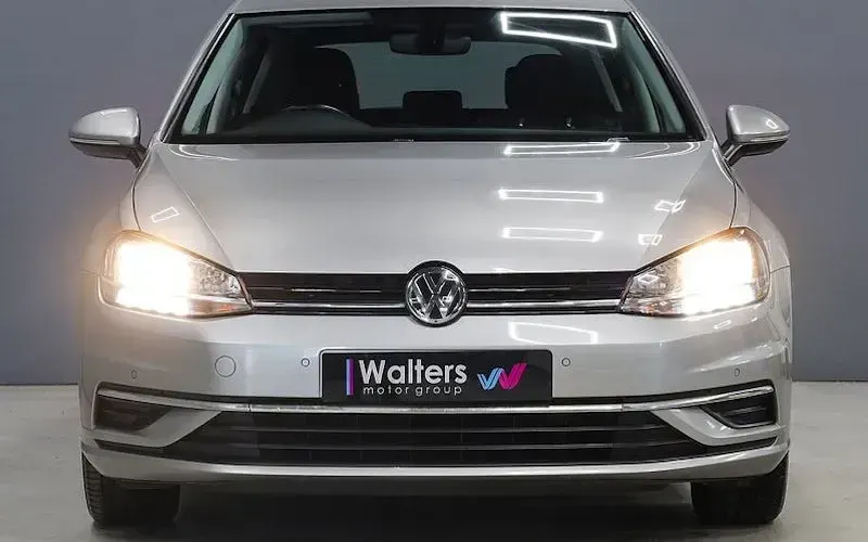 Used VW Golf VII SE 110 HP (80 kW) 2017 Hatchback