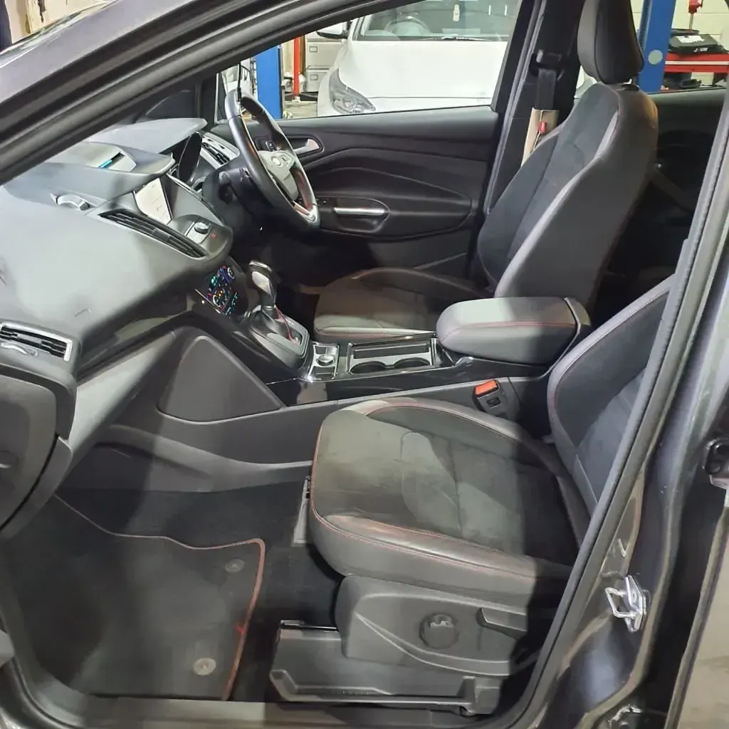 Käytetty Ford Kuga ST-Line X 176 HP (129 kW) 2018 Harmaa Katumaasturi