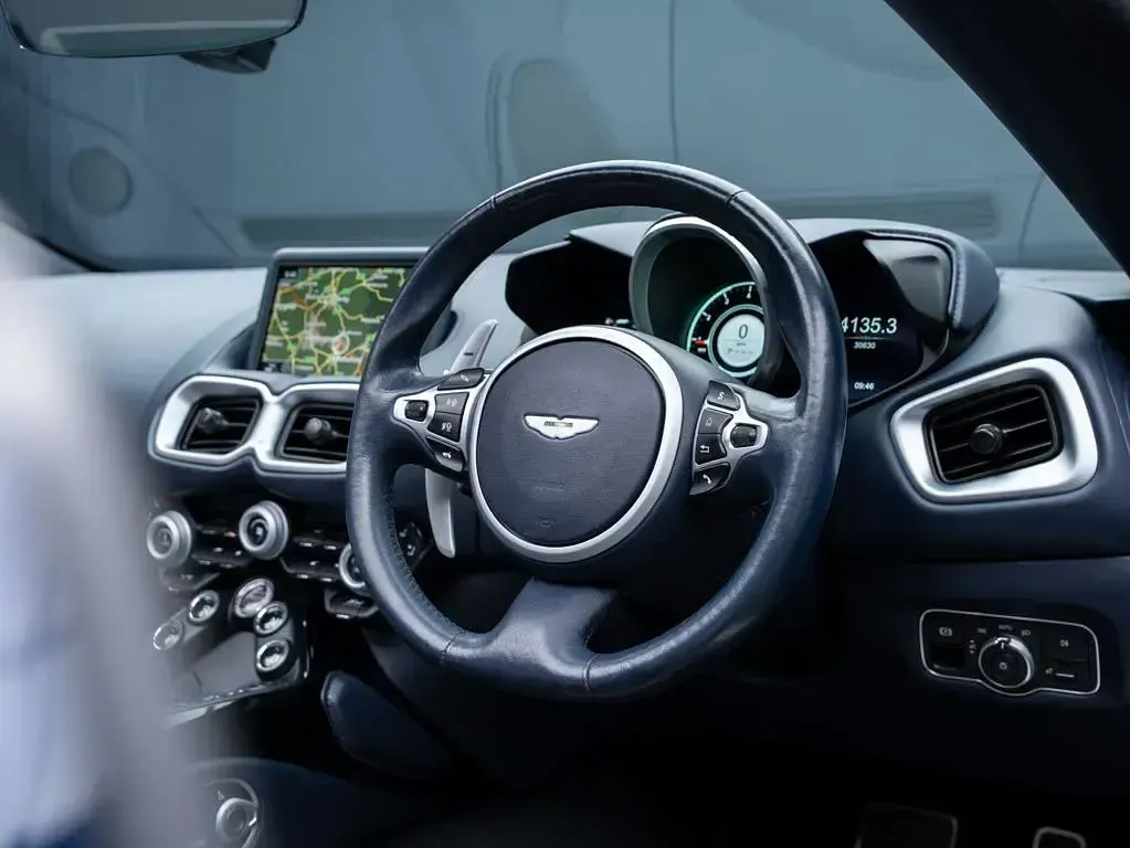 Used Aston Martin V8 Vantage 2021 Blue Cabriolet