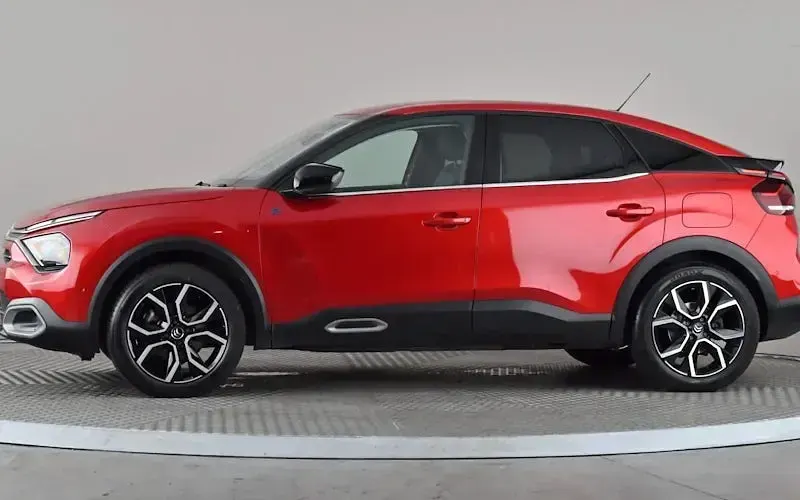 Used Citroën e-C4 Shine 100 kW (136 HP) 2022 Red Hatchback
