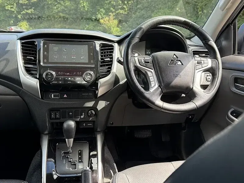 Used Mitsubishi L200 Warrior 181 HP (133 kW) 2019 Grey Pickup
