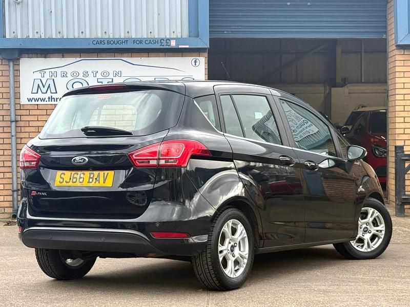 Usado Ford B-MAX Zetec 95 HP (69 kW) 2016 Preto Monovolume