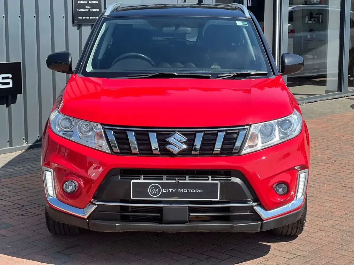 Gebraucht Suzuki Vitara SZ-T 140 PS (102 kW) 2019 Rot SUV