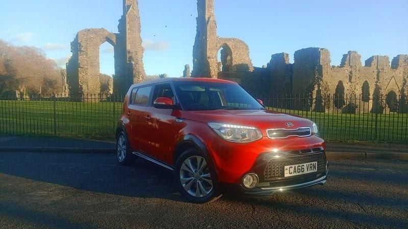 Used Kia Soul Urban 134 HP (98 kW) 2017 Red SUV