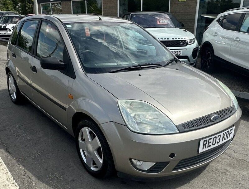 Silver Used 2003 Ford Fiesta Zetec Hatchback | £995 (Fair price) - Image 1/4