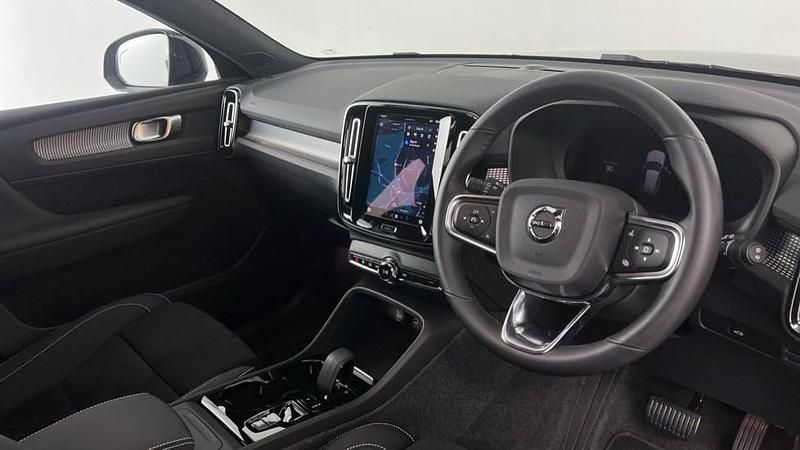 Used Volvo XC40 Plus 163 HP (119 kW) 2024 Blue SUV