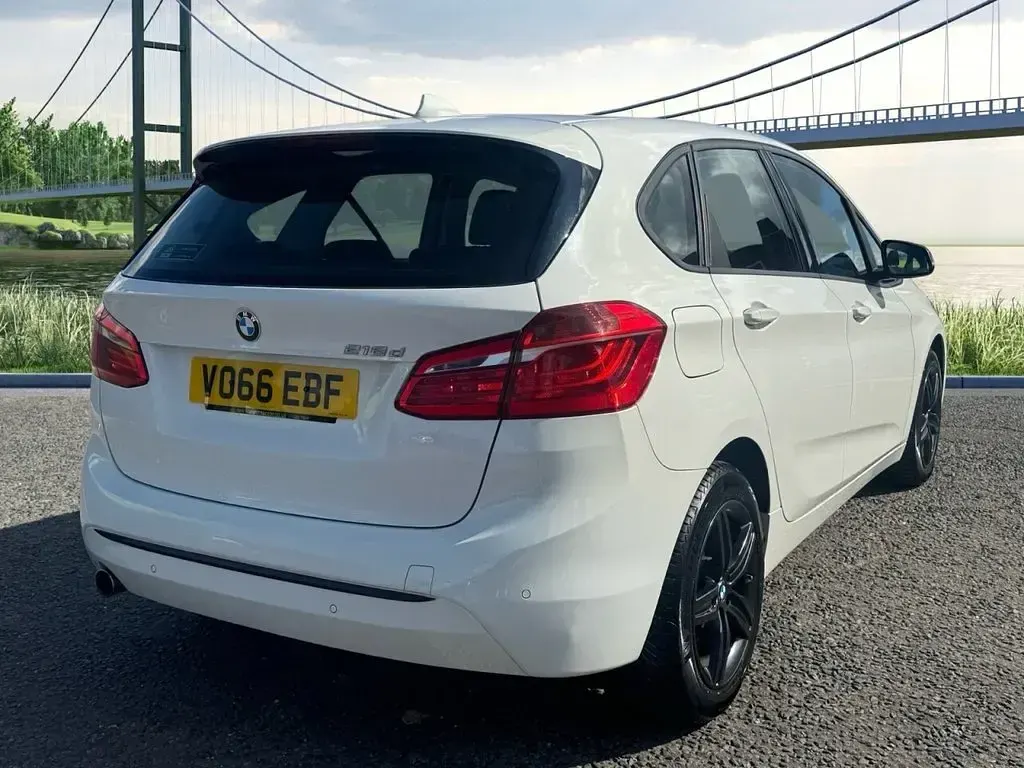 Used BMW 218 Sport Line 150 HP (110 kW) 2016 White Hatchback