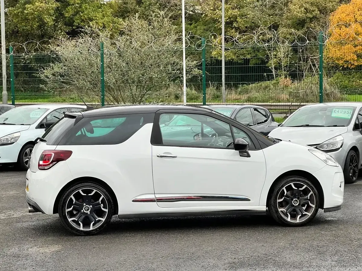 Used Citroën DS3 PureTech 2015 White Hatchback