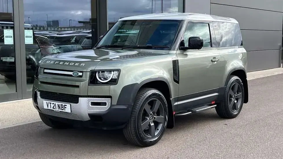 Begagnad Land Rover Defender S 200 HK (147 kW) 2021 Grön SUV