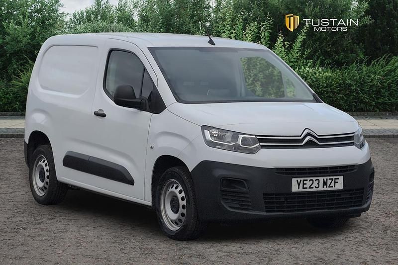 Used Citroën Berlingo 100 HP (73 kW) 2023 White MPV