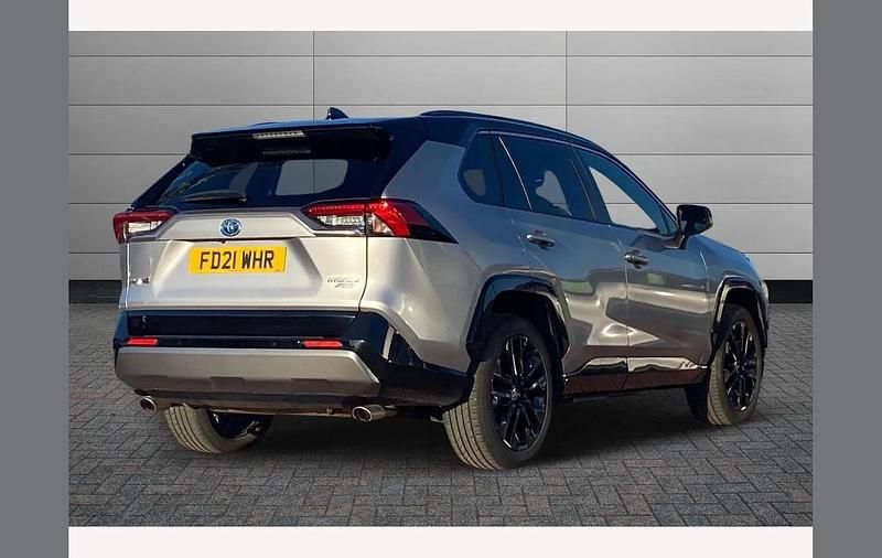 Used Toyota RAV4 Hybrid 222 HP (163 kW) 2021 Silver SUV