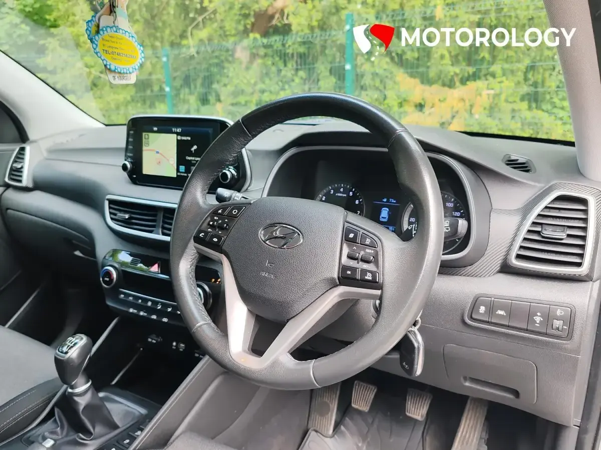 Used Hyundai Tucson SE 132 HP (97 kW) 2019 Silver SUV