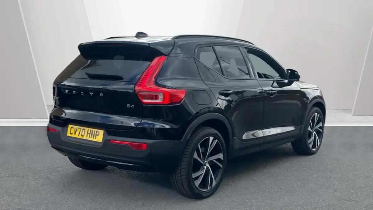 Used Volvo XC40 R-Design Pro 194 HP (142 kW) 2021 Black SUV