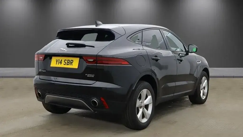 Begagnad Jaguar E-Pace S 249 HK (183 kW) 2018 Svart SUV