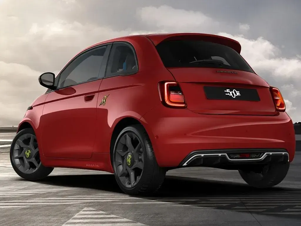Używany Abarth 500e 114 kW (155 KM) 2024 Niebieski Hatchback