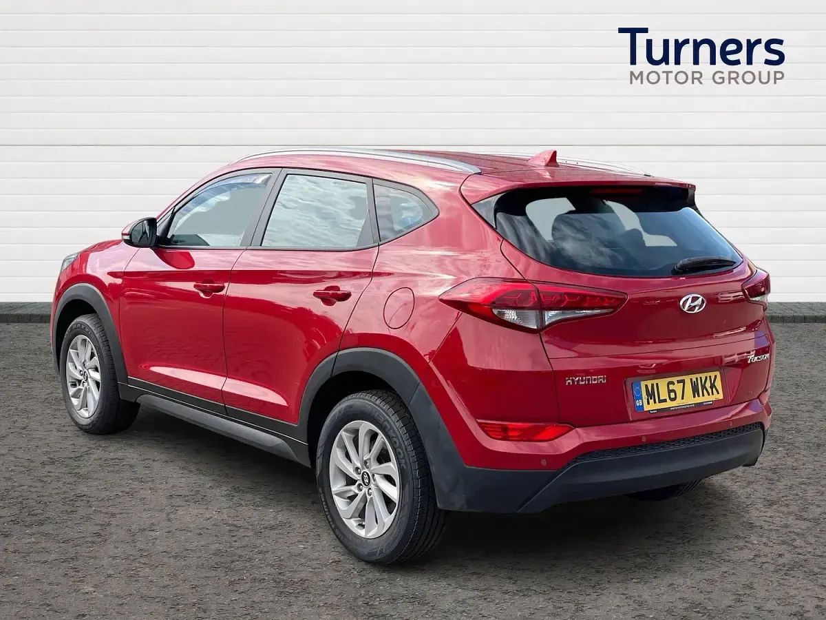 Used Hyundai Tucson SE 177 HP (130 kW) 2017 Red SUV