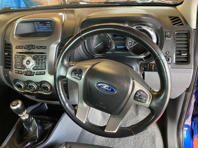 Begagnad Ford Ranger Limited 2016 Blå Pickup