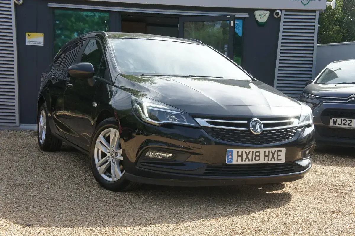 Used Vauxhall Astra Design Edition 2025 Black Estate