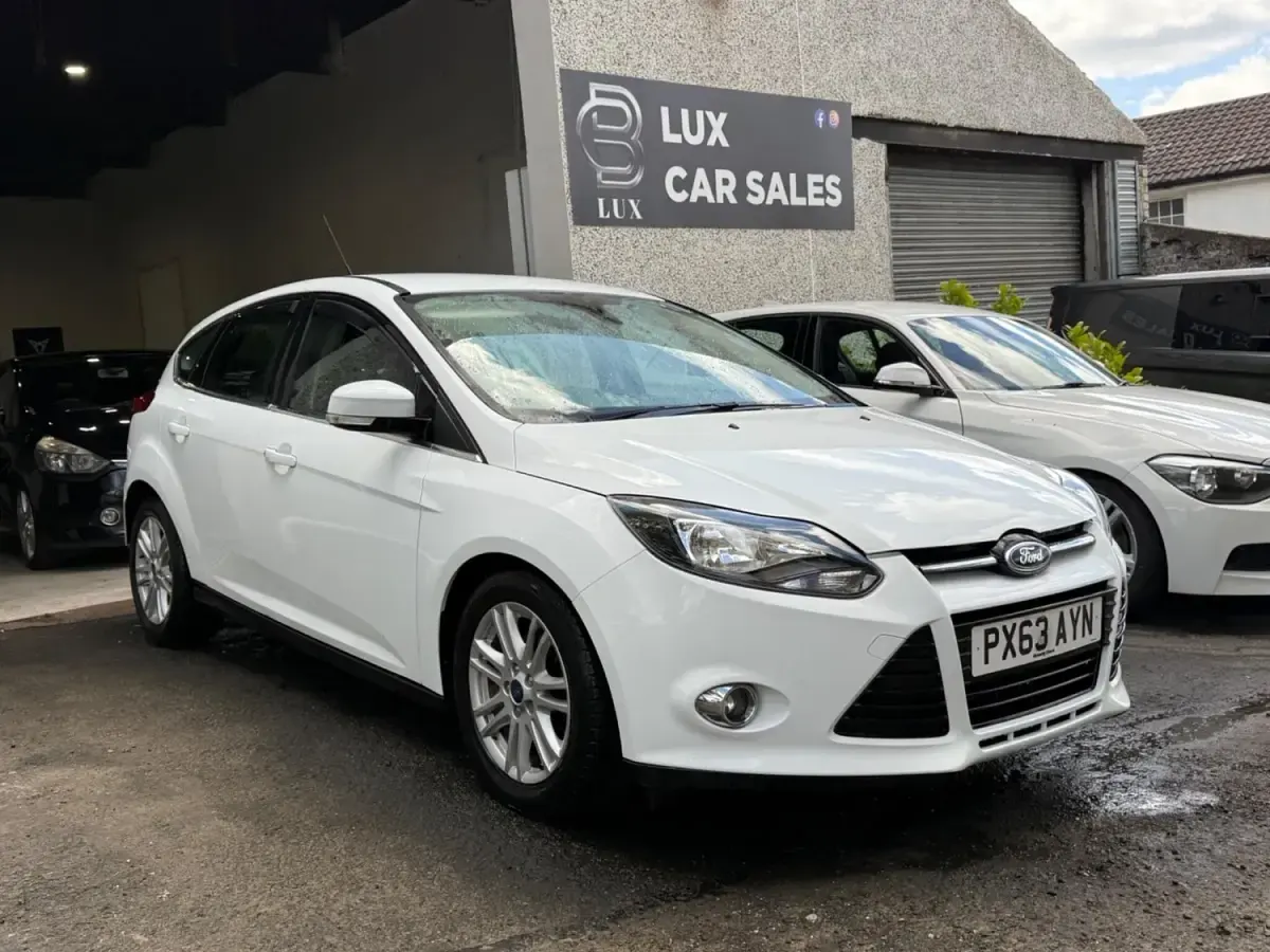 Używany Ford Focus Titanium 2013 Biały Hatchback