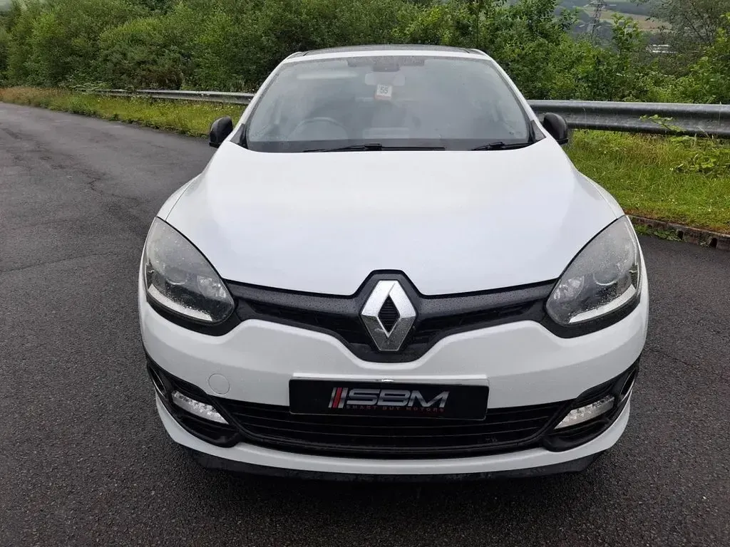 Used Renault Mégane LIMITED 2015 White Hatchback