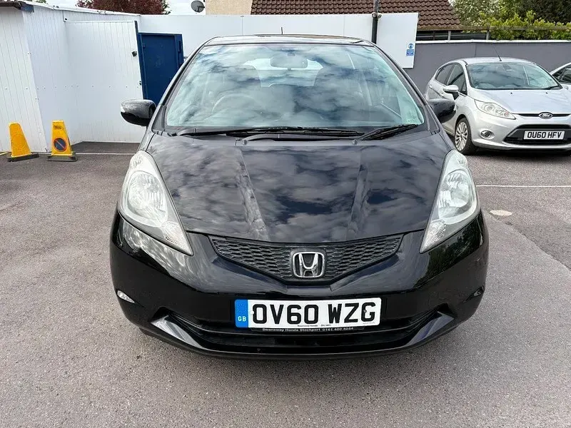Begagnad Honda Jazz ES 100 HK (73 kW) 2010 Svart Halvkombi