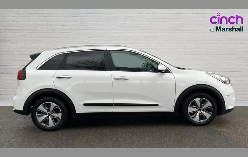 Used Kia Niro 139 HP (102 kW) 2018 White SUV