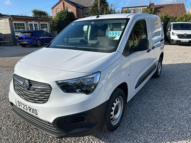 Used Vauxhall Combo 100 HP (73 kW) 2023 White MPV