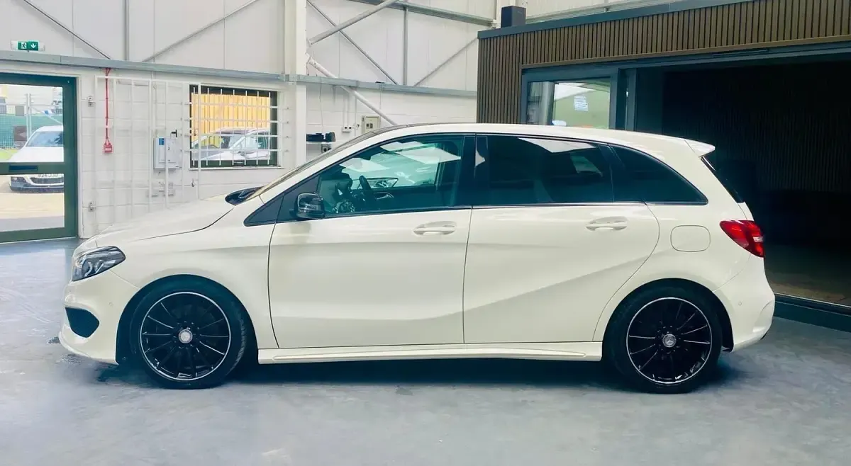 Used Mercedes B220 AMG Line Premium Plus 177 HP (130 kW) 2016 White Hatchback