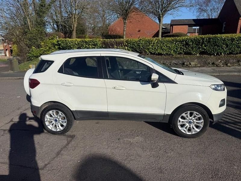 Used Ford Ecosport Zetec 95 HP (69 kW) 2015 White SUV