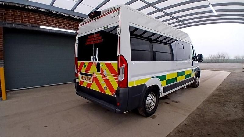 Used Peugeot Boxer 130 HP (95 kW) 2015 White Van