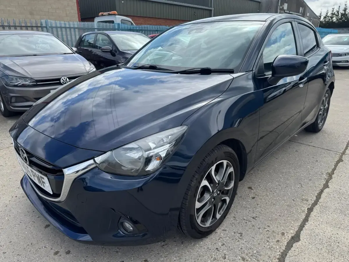 Używany Mazda 2 Inclusive 2015 Niebieski Hatchback