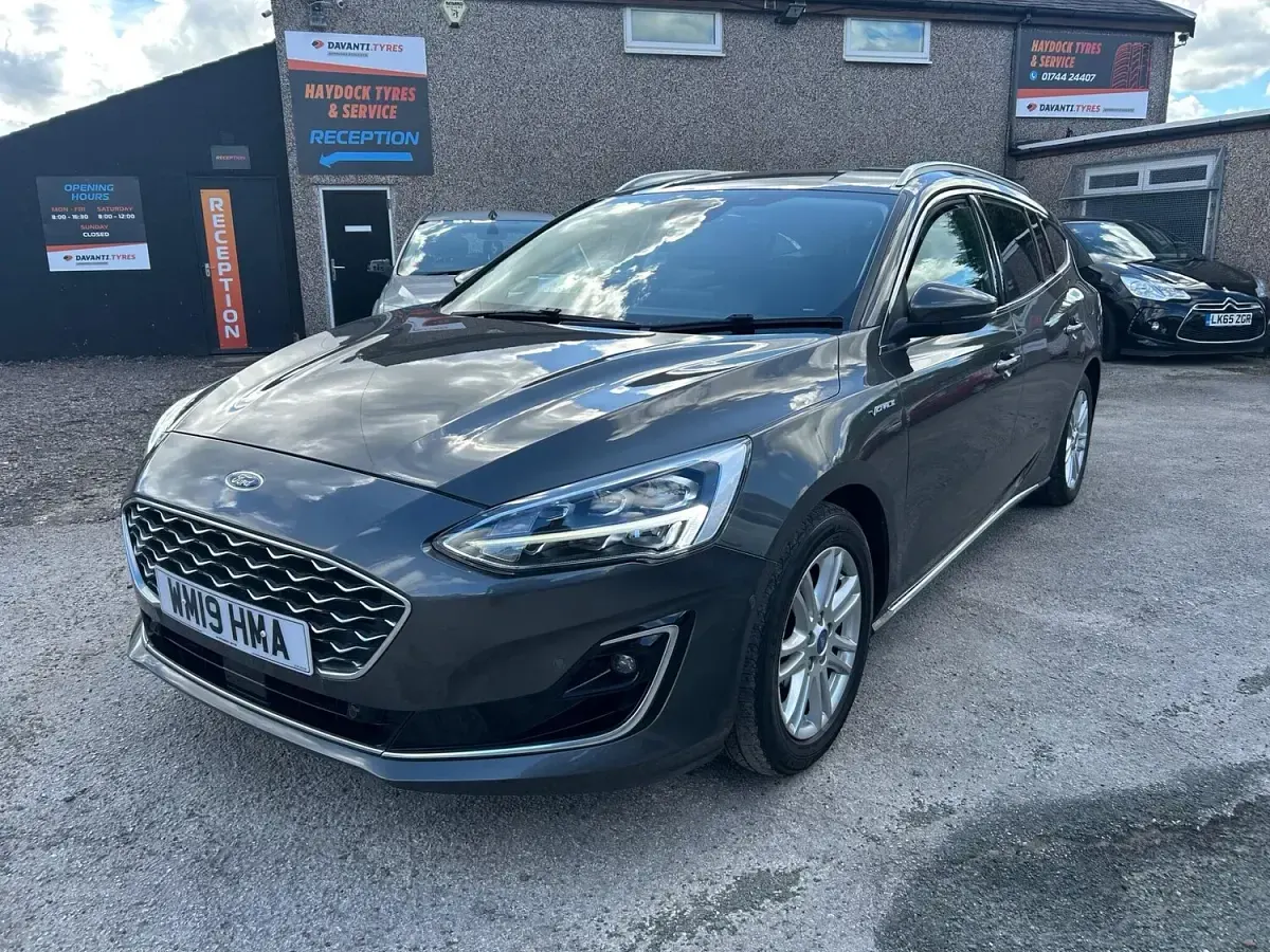 Used Ford Focus Vignale 120 HP (88 kW) 2019 Grey Estate