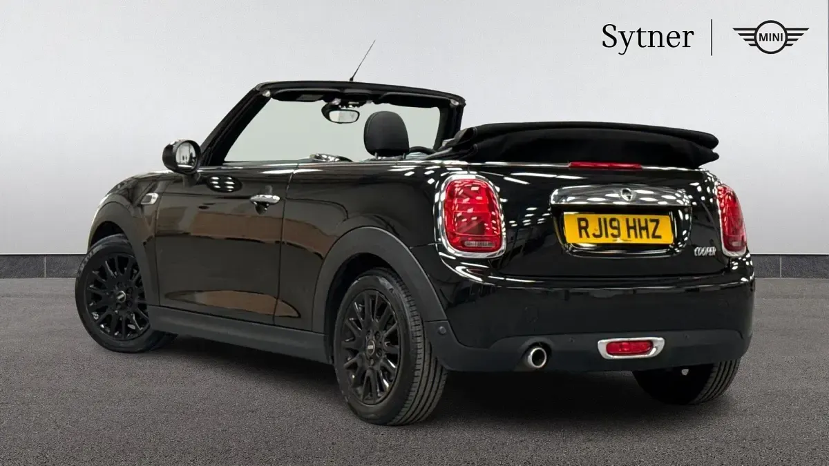 Used Mini Cooper Classic 134 HP (98 kW) 2019 Black Hatchback
