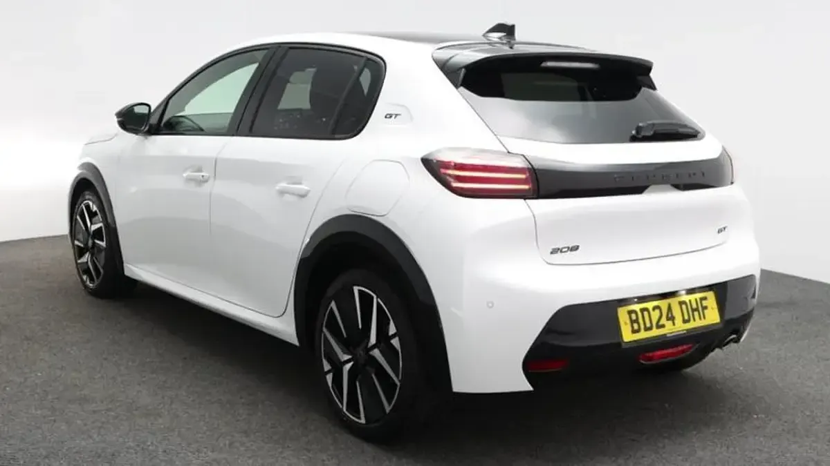 Used Peugeot 208 GTi 99 HP (72 kW) 2024 White Hatchback