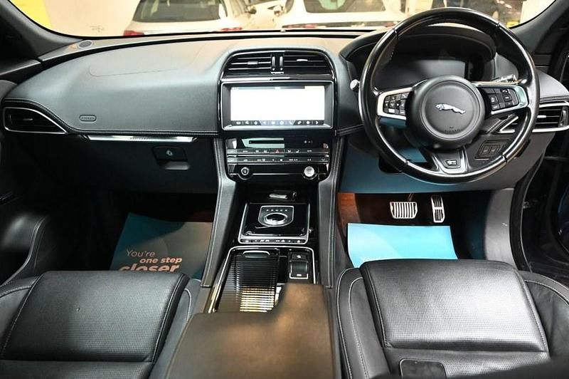 Used Jaguar F-Pace R-Sport 240 HP (176 kW) 2018 Blue SUV