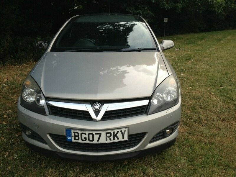 Used Vauxhall Astra Sport 101 HP (74 kW) 2007 Beige Hatchback