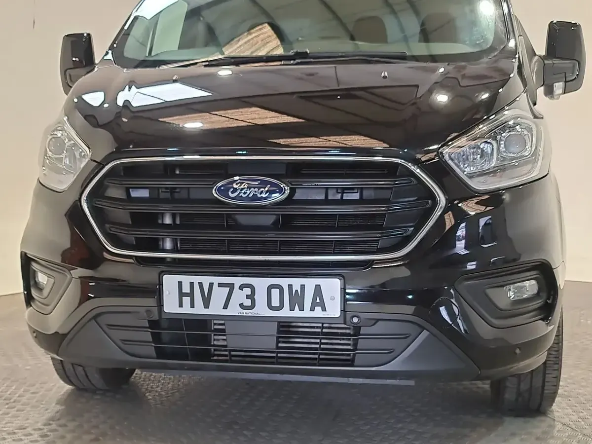 Used Ford Transit Custom Limited 130 HP (95 kW) 2023 Black