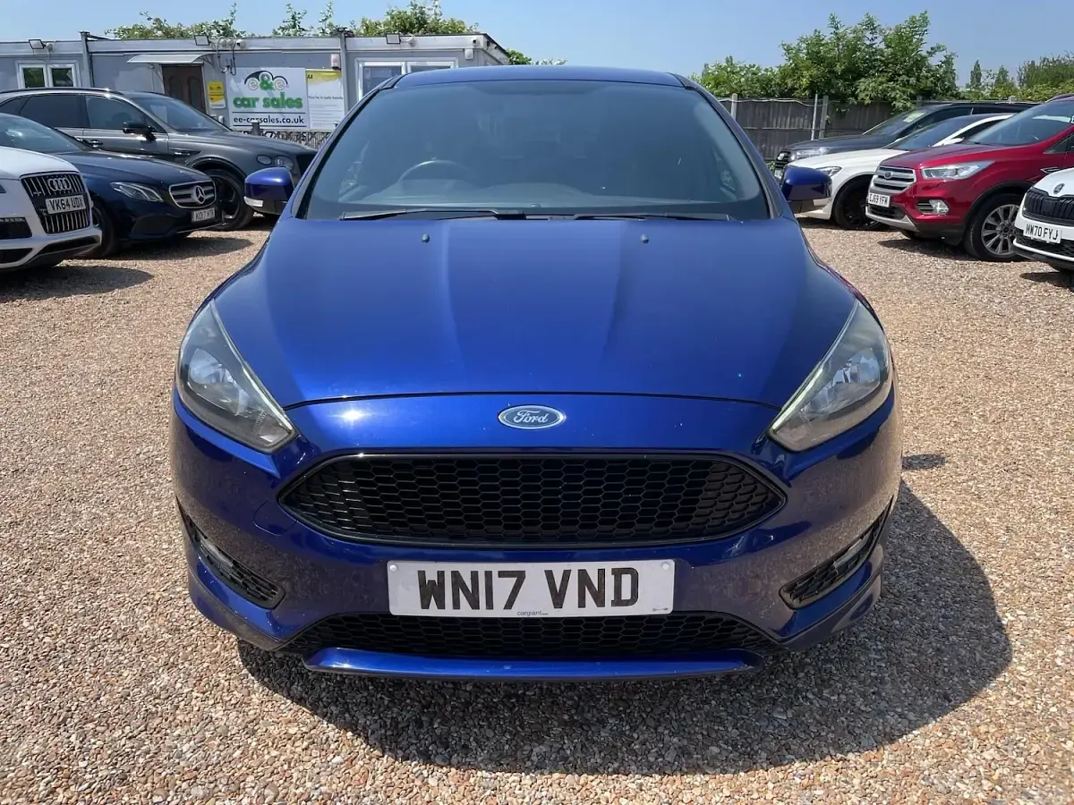 Used Ford Focus ST-Line 120 HP (88 kW) 2017 Blue Hatchback