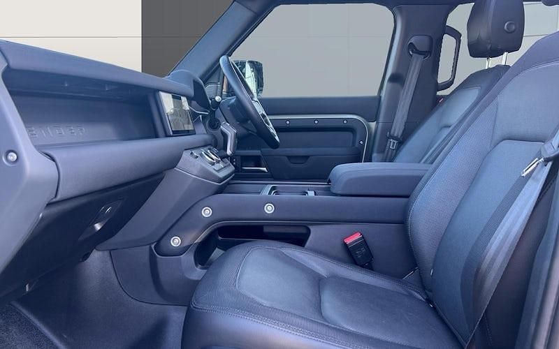 Used Land Rover Defender SE Dynamic 300 HP (220 kW) 2023 SUV