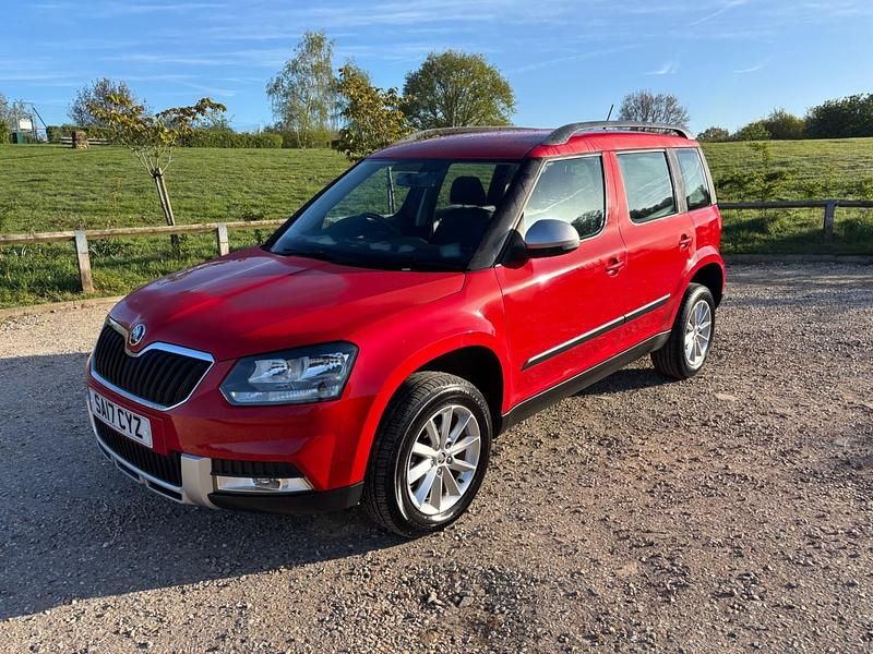 Used Skoda Yeti 110 HP (80 kW) 2017 Red SUV