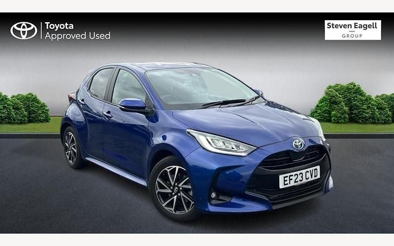 Used 2025 Toyota Yaris Hybrid Design Hatchback | £19,496 (Good price) - Image 1/4