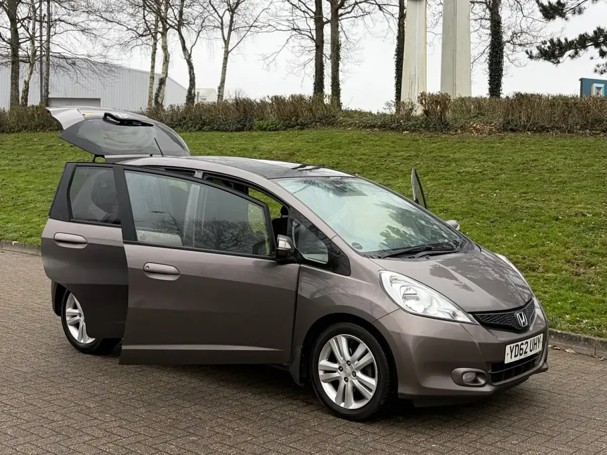 Begagnad Honda Jazz EX 99 HK (72 kW) 2012 Brun Halvkombi