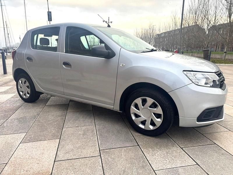 Silver Used 2017 Dacia Sandero Ambiance Hatchback | £3,990 (Good price) - Image 1/4