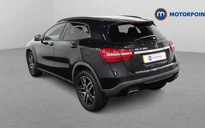 Used Mercedes GLA180 Urban 122 HP (89 kW) 2019 Black SUV