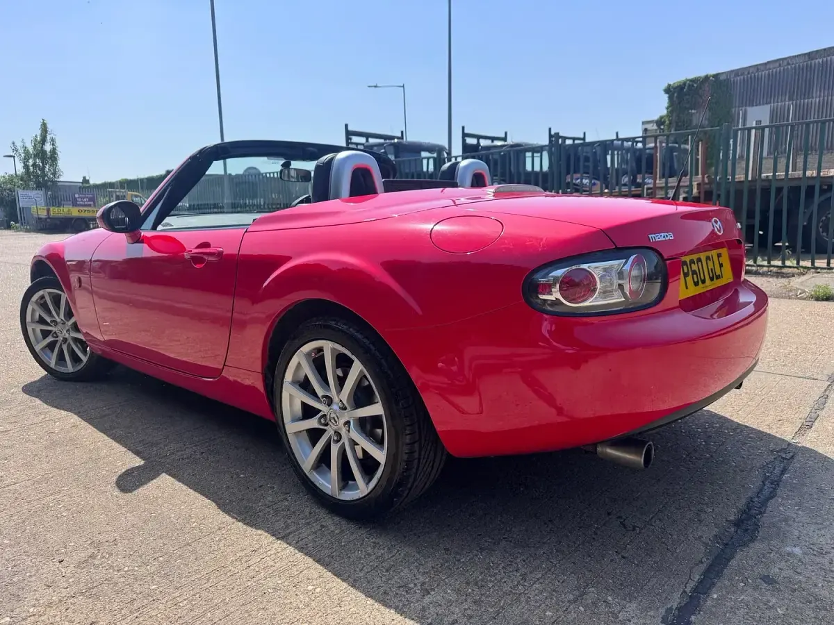 Used Mazda MX5 Inclusive 160 HP (117 kW) 2007 Red Cabriolet