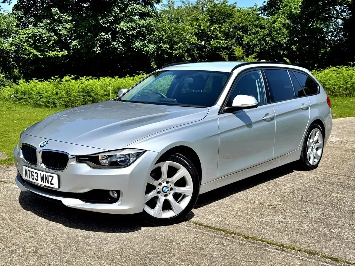 Used BMW 318 2013 Silver Estate